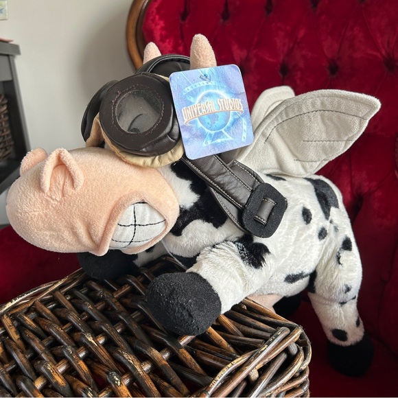 Universal Studios Cow Twister Movie Aviator Pilot Flying Wings Stuffed Plush 16” - Picture 3 of 10